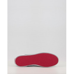 ICONIC SLIP ON SNEAKER